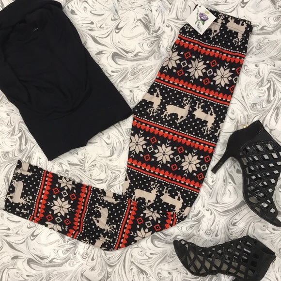 Holiday Print Leggings - Picture 2 of 5